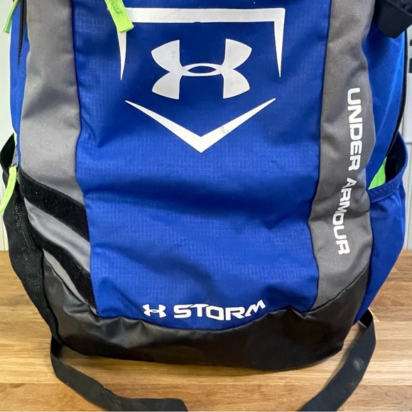 SOLD Under Armour Backpack - Picture 7 of 9